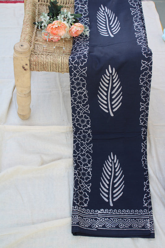 Grey with white leaf block printed mul cotton saree