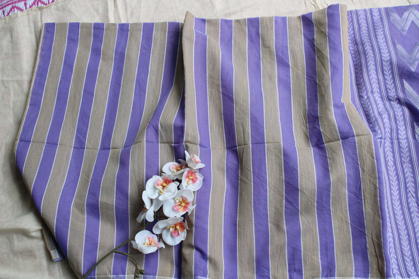 Lavender Vertical stipes Cotton silk saree with zamdani weaving pallu