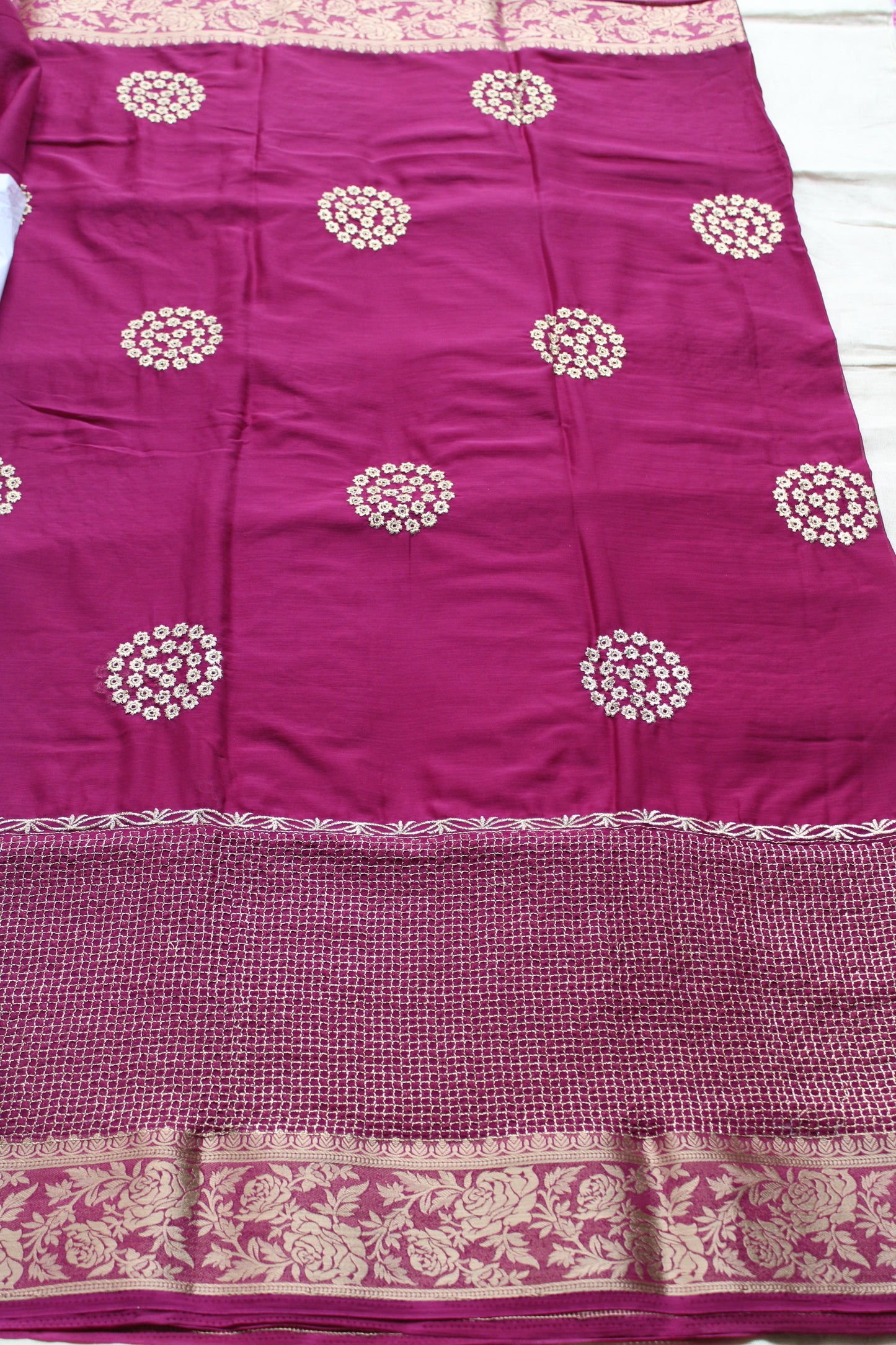 Majenta Double border viscous crape saree