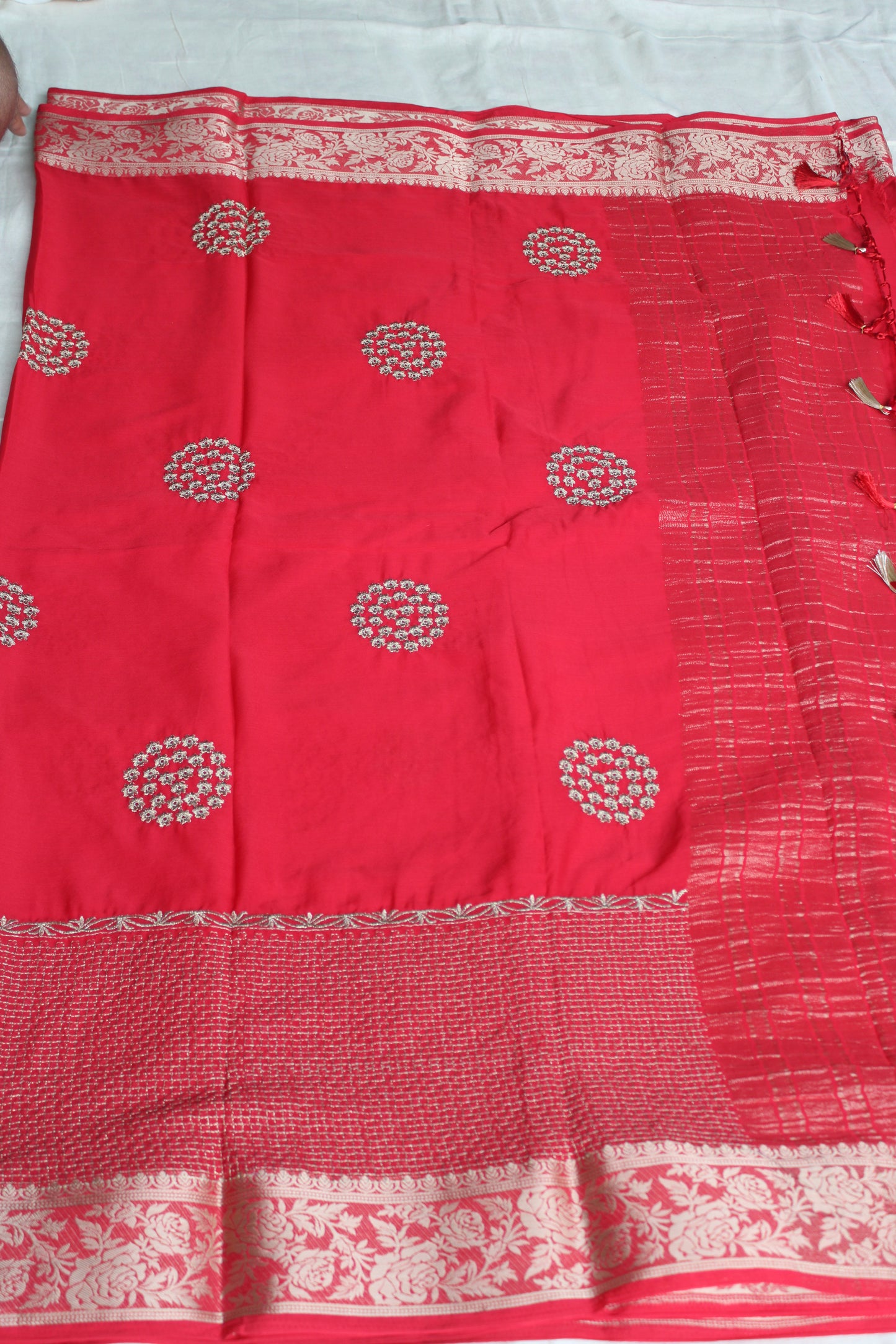 Red Double border viscous crape saree