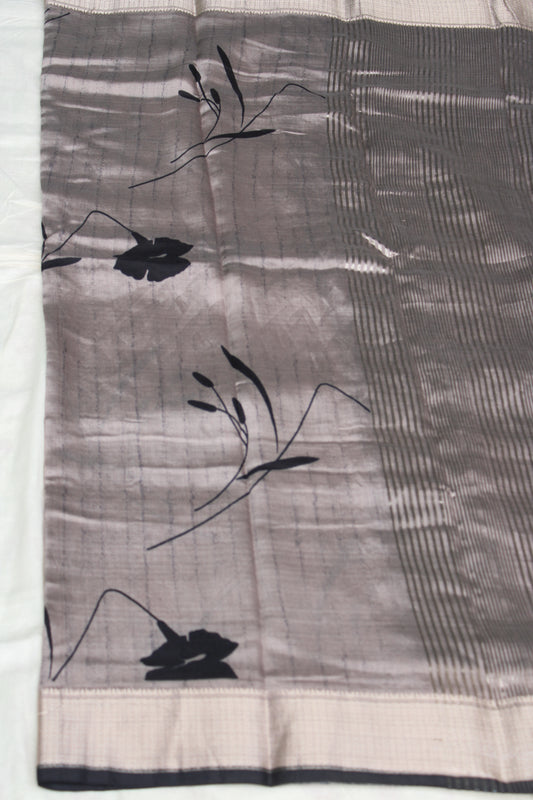 Tussur Crape saree with floral design