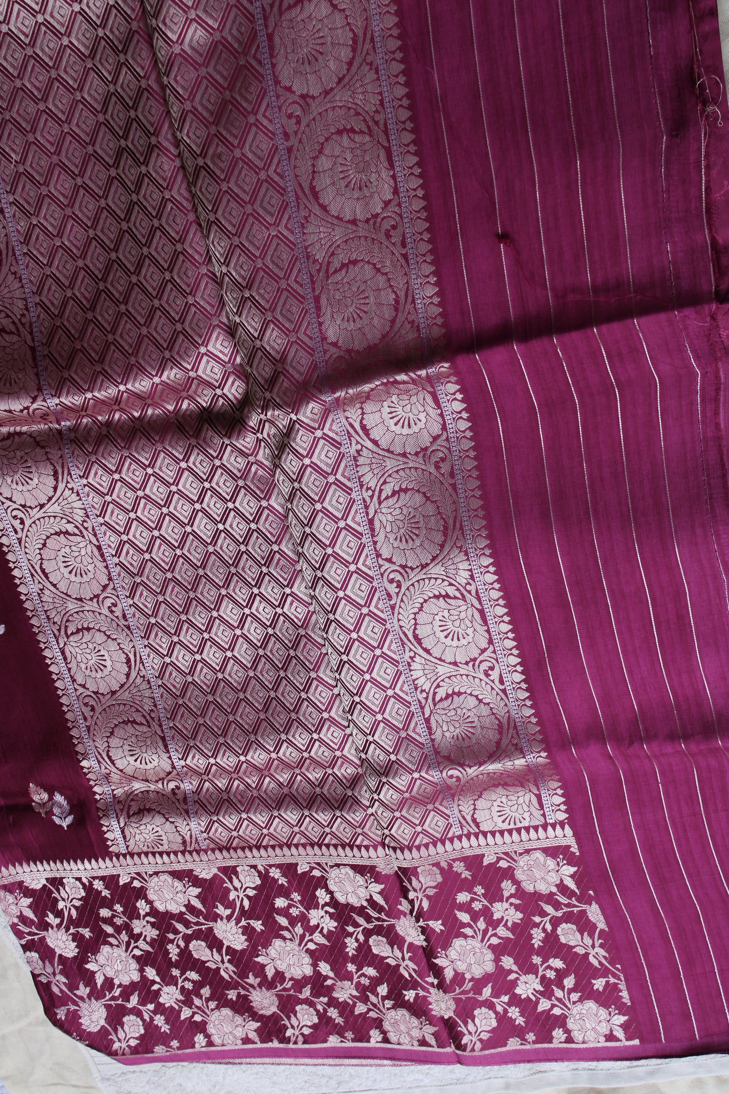 Majenta Banarasi Mashru silk saree with big trending floral border