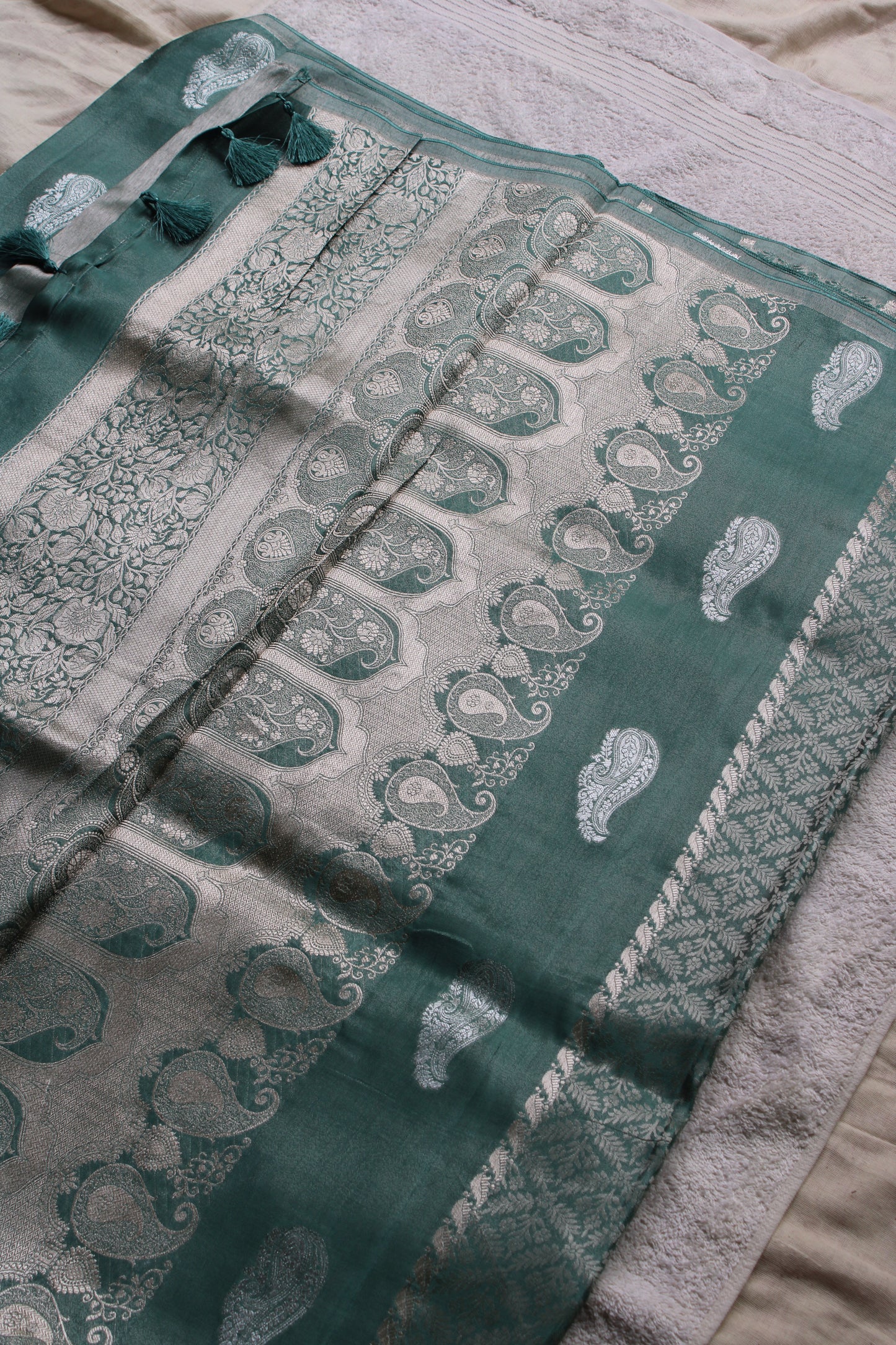 Green Banarasi Mashroo tissue silk saree