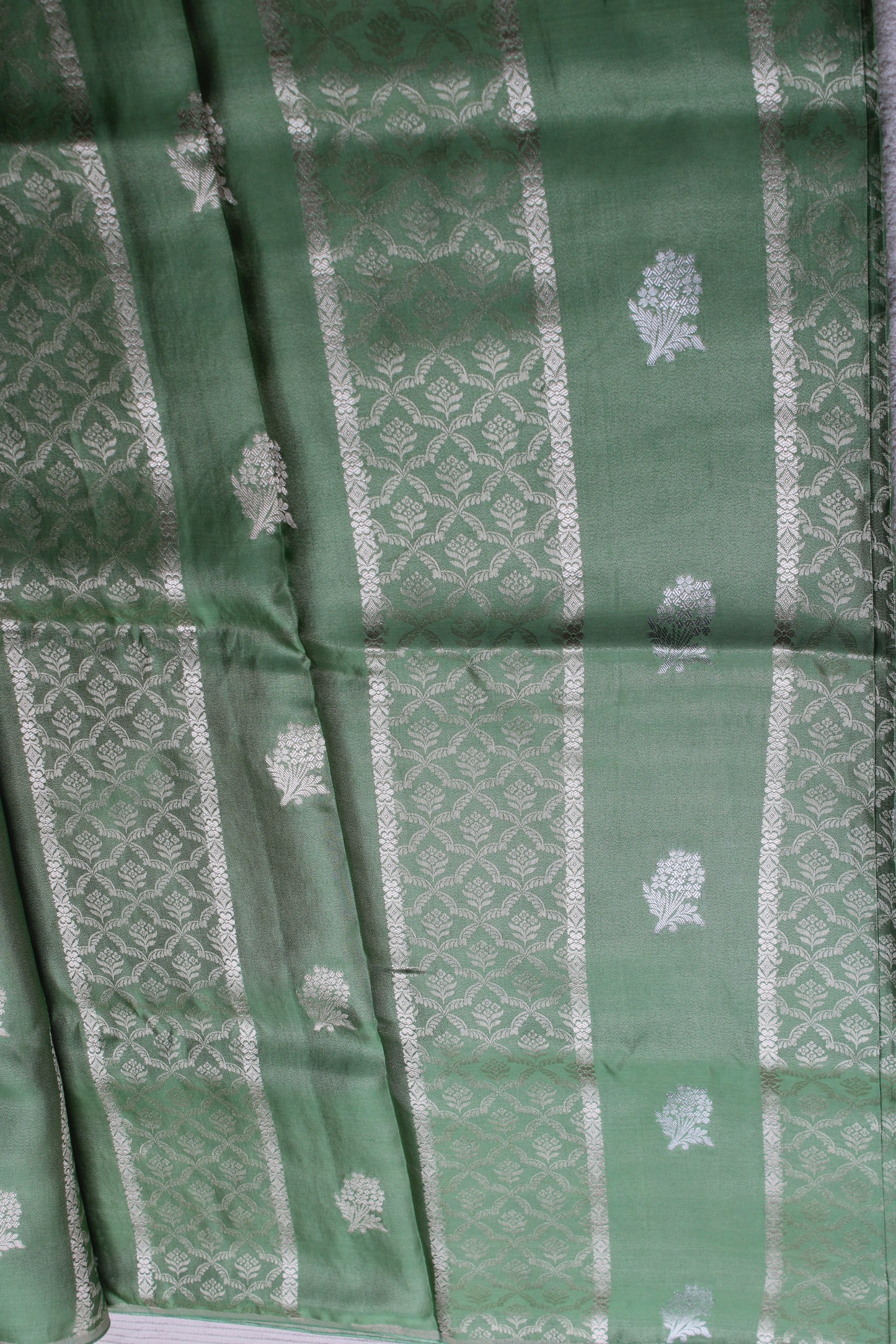 Green Banarasi Mashroo tissue silk saree