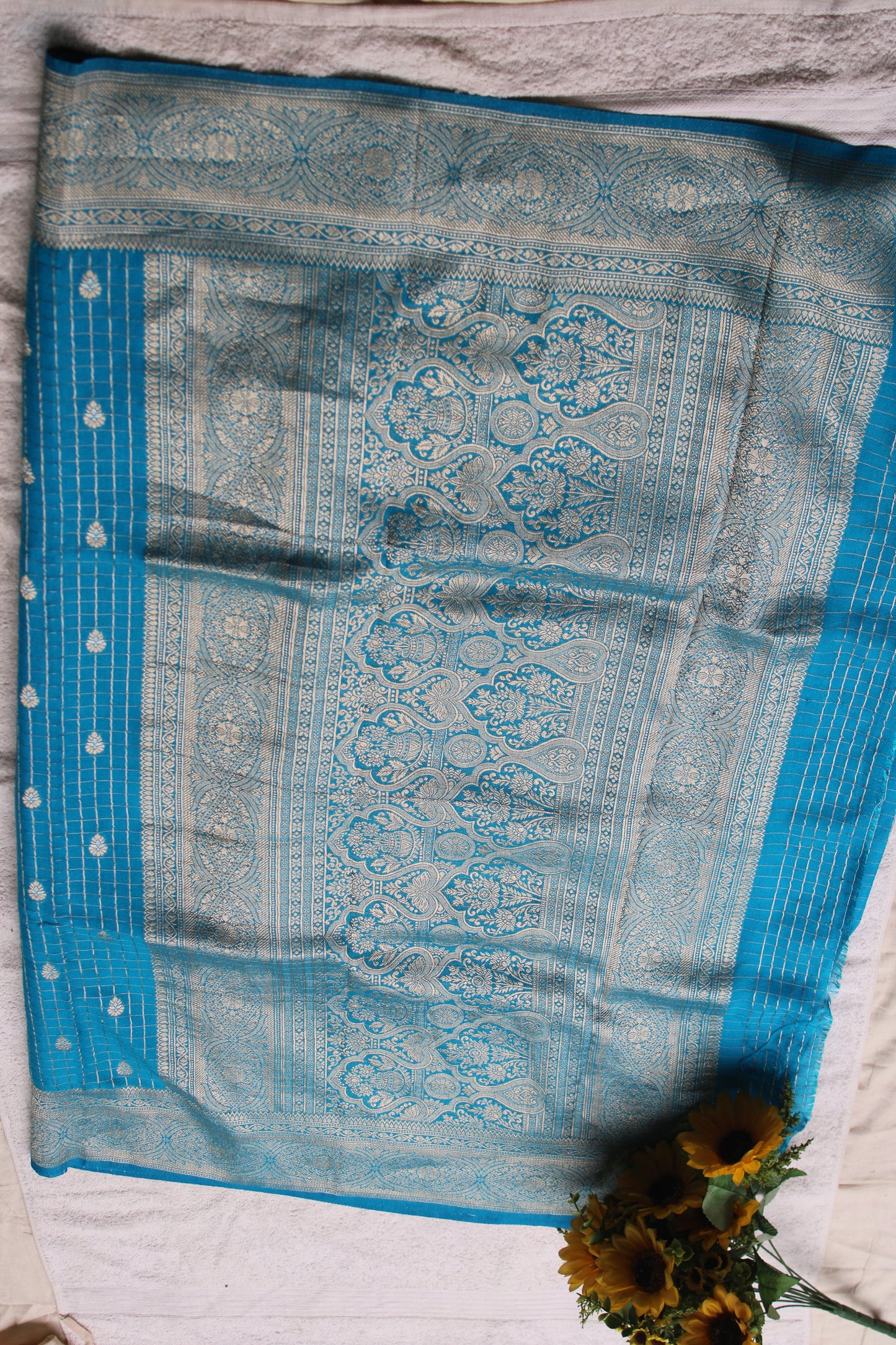 Blue banarasi georgette saree with checked design