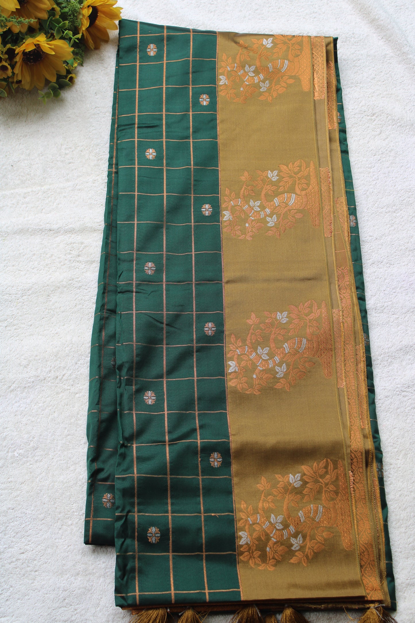 Dark green vintage soft silk saree with contrast border