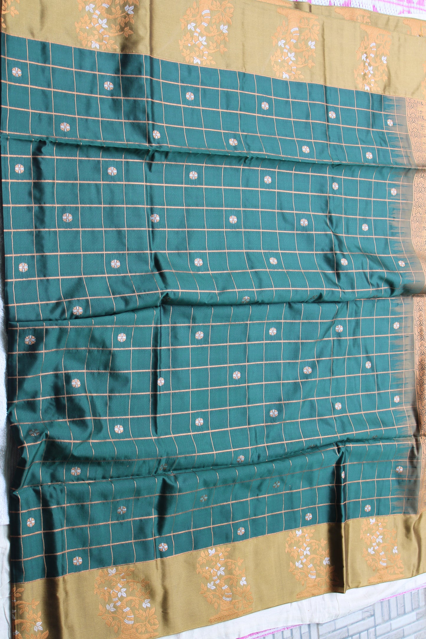 Dark green vintage soft silk saree with contrast border