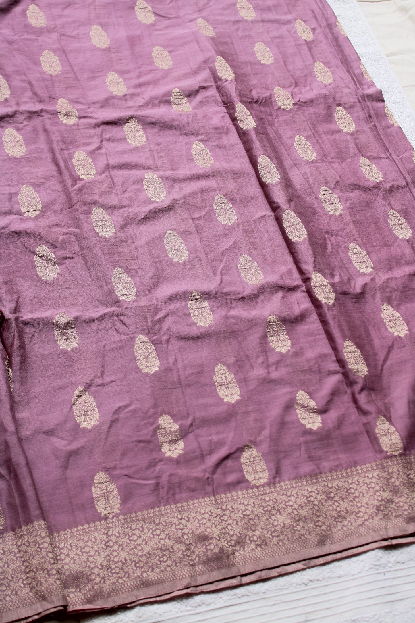 Onion pink Crape Georgette Banarasi Big Buttas saree