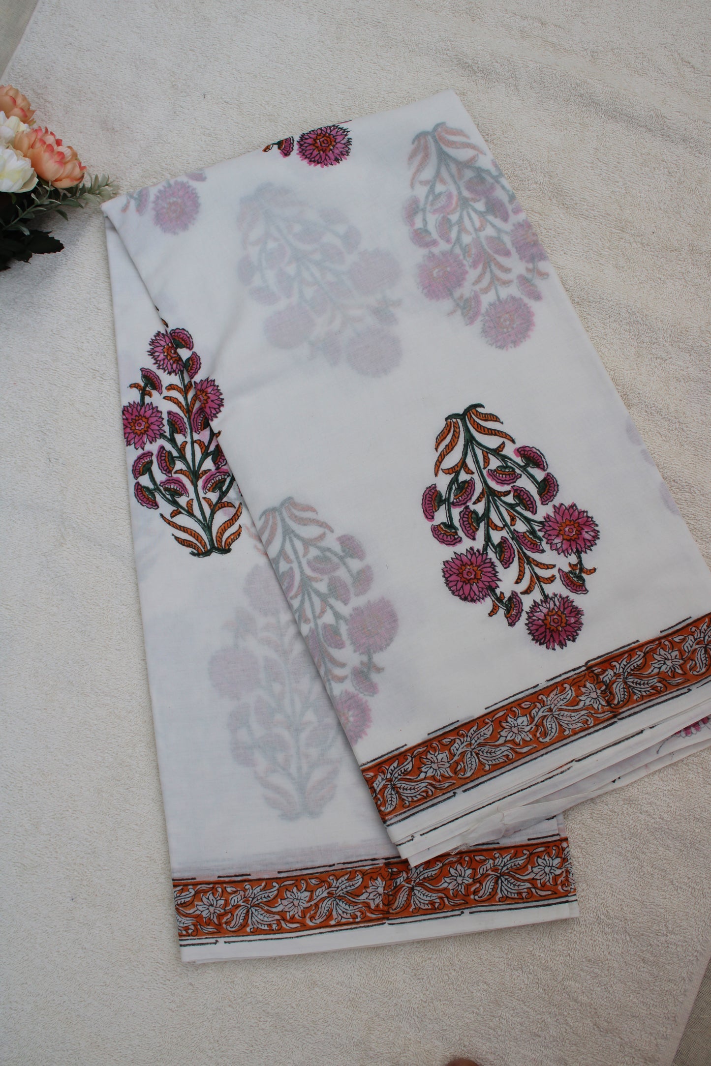 White block printed block printed mul cotton saree