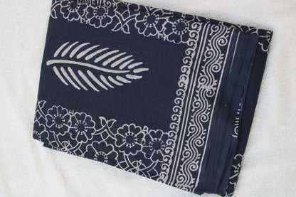 Grey with white leaf block printed mul cotton saree