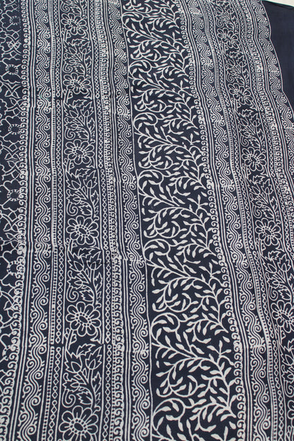 Grey with white leaf block printed mul cotton saree