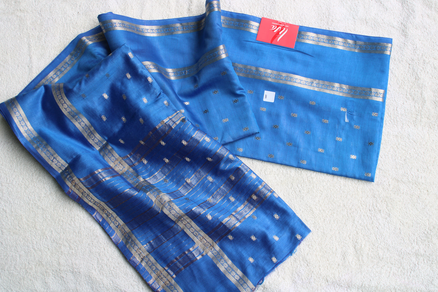 Art Premium Mahesh silk with Jari butta and gap border