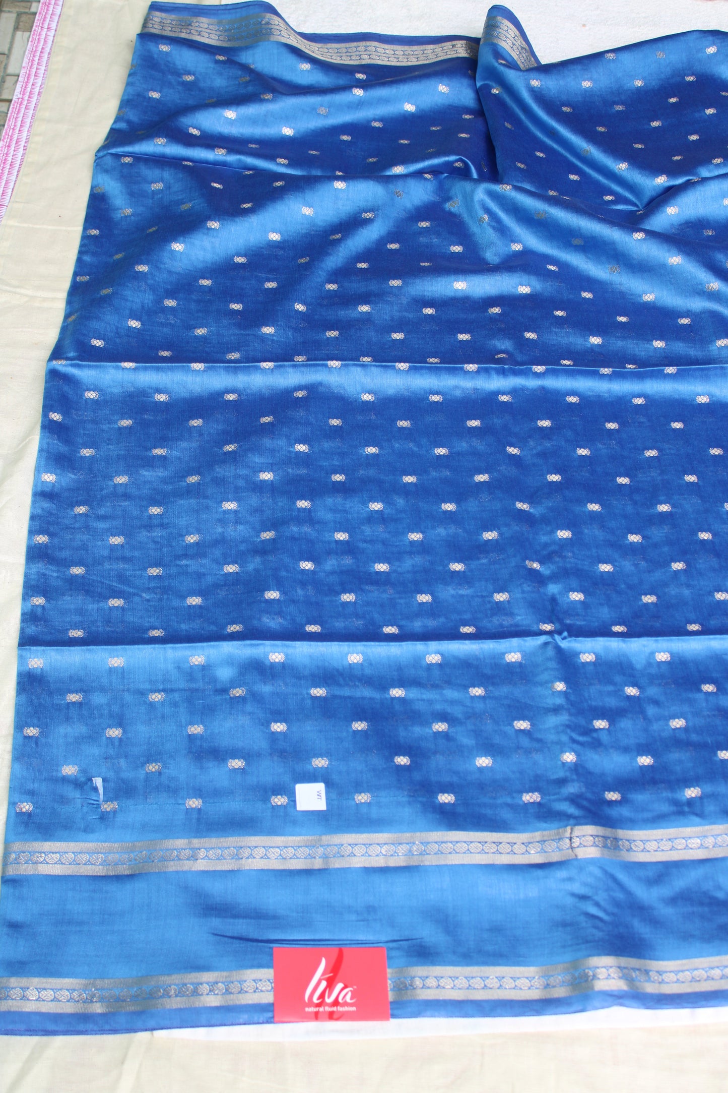 Art Premium Mahesh silk with Jari butta and gap border