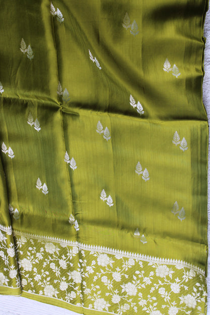 Green Banarasi Mashru silk saree with big trending floral border