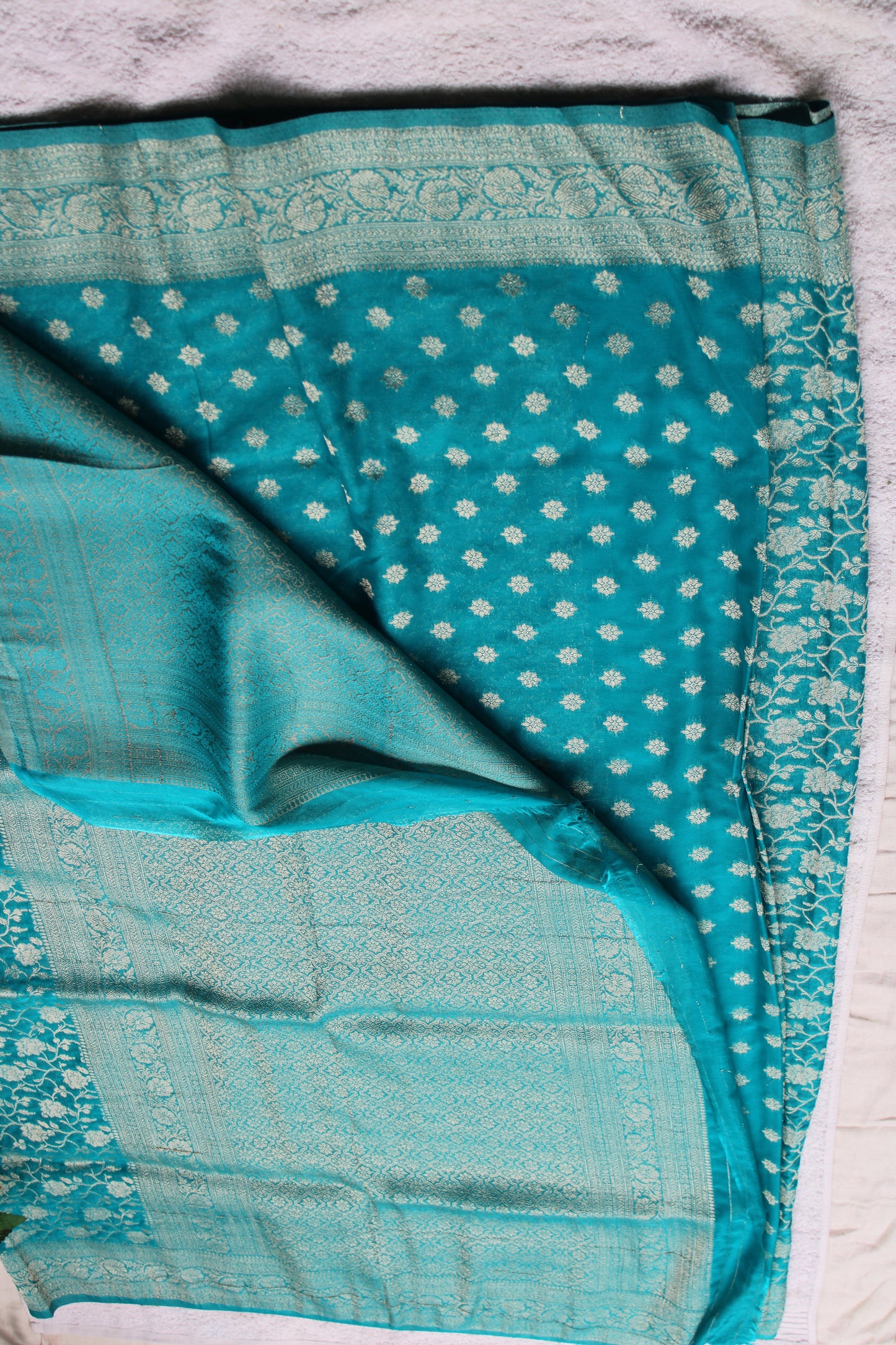 Sea Green Semi Georgette Flower Zaal Design Saree